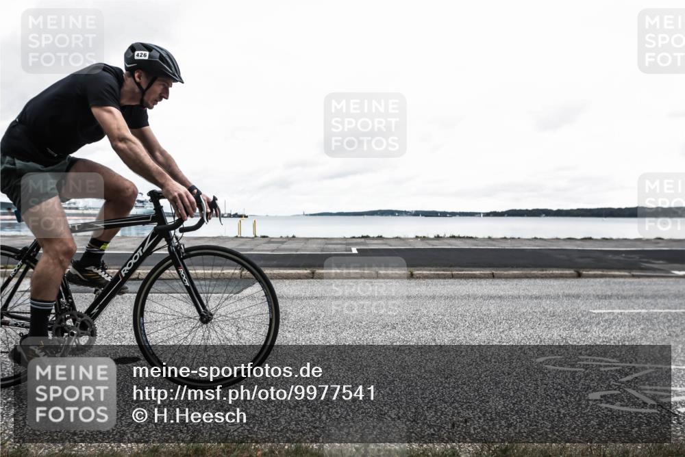 16.08.2026 - KN Förde Triathlon 2026 H.Heesch http://msf.ph/oto/9977541 16.08.2026 11:52:21 Radfahren 396, 426 meine-sportfotos.de