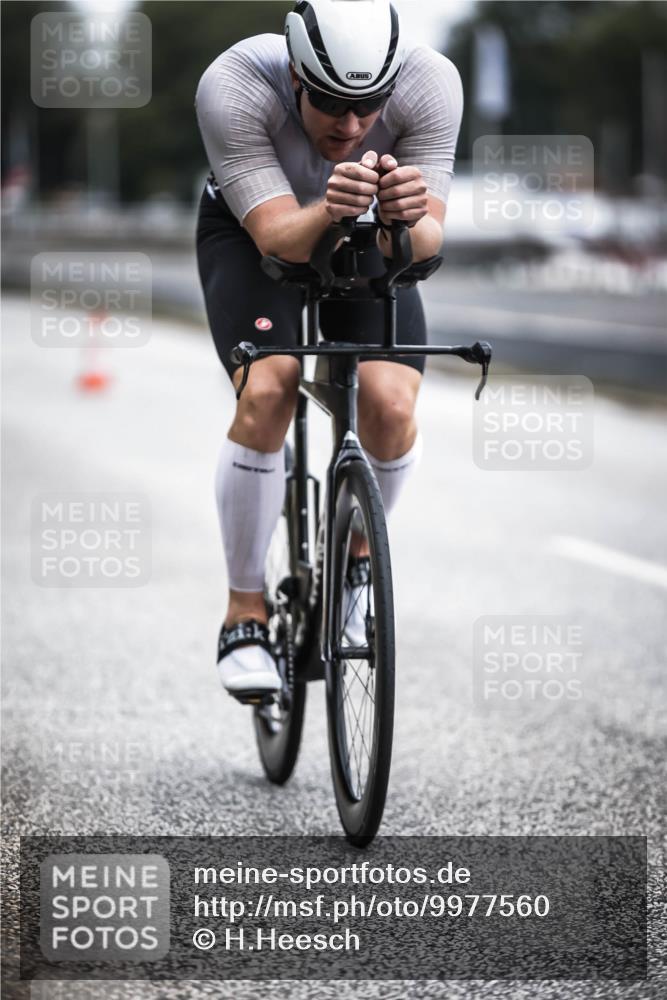 16.08.2026 - KN Förde Triathlon 2026 H.Heesch http://msf.ph/oto/9977560 16.08.2026 11:22:10 Radfahren 321 meine-sportfotos.de