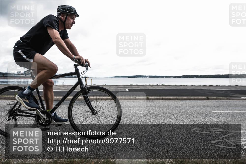 16.08.2026 - KN Förde Triathlon 2026 H.Heesch http://msf.ph/oto/9977571 16.08.2026 11:56:35 Radfahren  meine-sportfotos.de