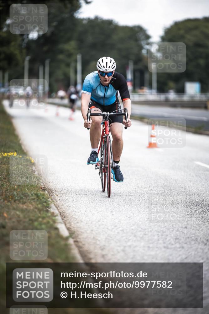 16.08.2026 - KN Förde Triathlon 2026 H.Heesch http://msf.ph/oto/9977582 16.08.2026 11:22:17 Radfahren 329, 375, 397, 400 meine-sportfotos.de