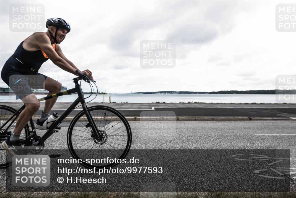 16.08.2026 - KN Förde Triathlon 2026 H.Heesch http://msf.ph/oto/9977593 16.08.2026 12:00:43 Radfahren  meine-sportfotos.de