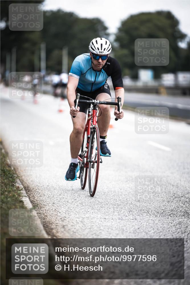 16.08.2026 - KN Förde Triathlon 2026 H.Heesch http://msf.ph/oto/9977596 16.08.2026 11:22:17 Radfahren 329, 375, 397, 400 meine-sportfotos.de