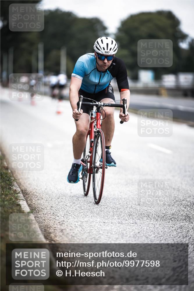 16.08.2026 - KN Förde Triathlon 2026 H.Heesch http://msf.ph/oto/9977598 16.08.2026 11:22:17 Radfahren 329, 375, 397, 400 meine-sportfotos.de