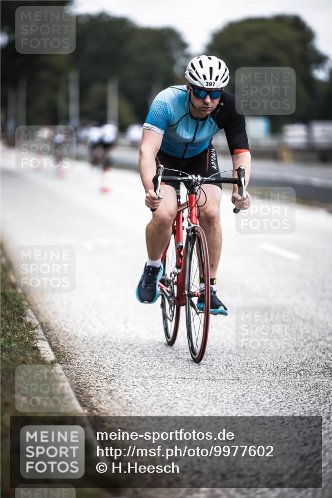 16.08.2026 - KN Förde Triathlon 2026 H.Heesch http://msf.ph/oto/9977602 16.08.2026 11:22:17 Radfahren 329, 375, 397, 400 meine-sportfotos.de