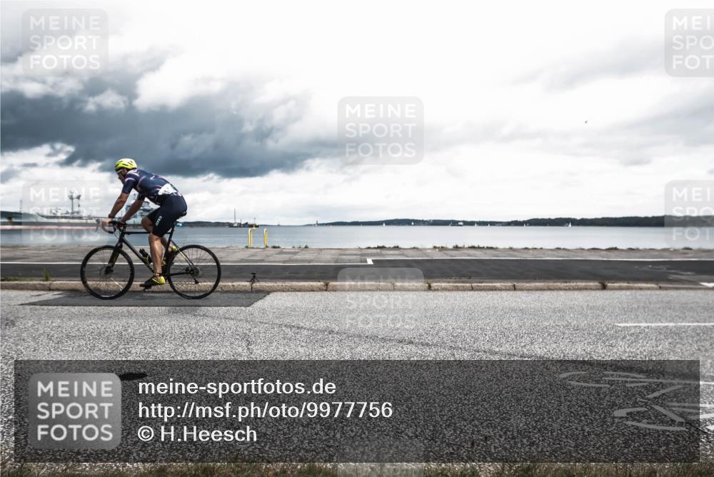16.08.2026 - KN Förde Triathlon 2026 H.Heesch http://msf.ph/oto/9977756 16.08.2026 12:50:21 Radfahren 548, 558 meine-sportfotos.de