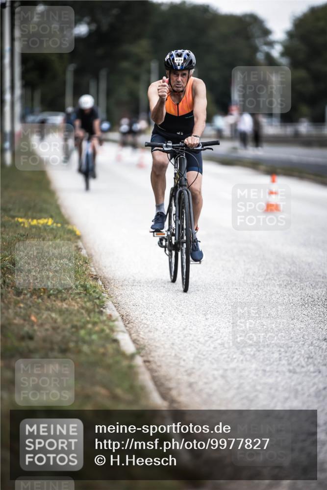 16.08.2026 - KN Förde Triathlon 2026 H.Heesch http://msf.ph/oto/9977827 16.08.2026 11:22:57 Radfahren 327, 388, 439 meine-sportfotos.de