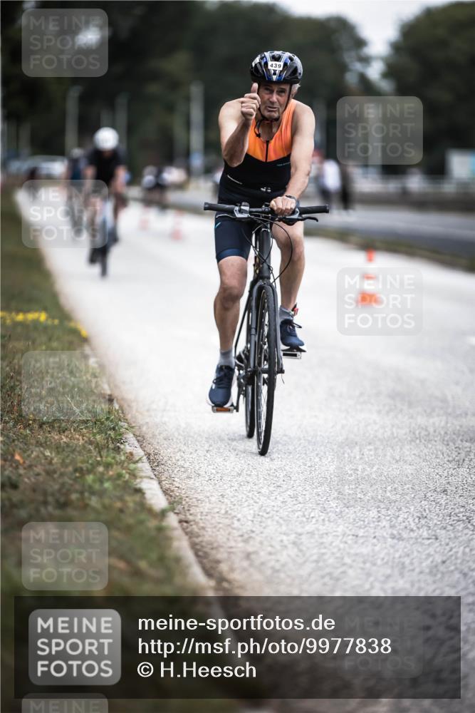 16.08.2026 - KN Förde Triathlon 2026 H.Heesch http://msf.ph/oto/9977838 16.08.2026 11:22:57 Radfahren 327, 388, 439 meine-sportfotos.de
