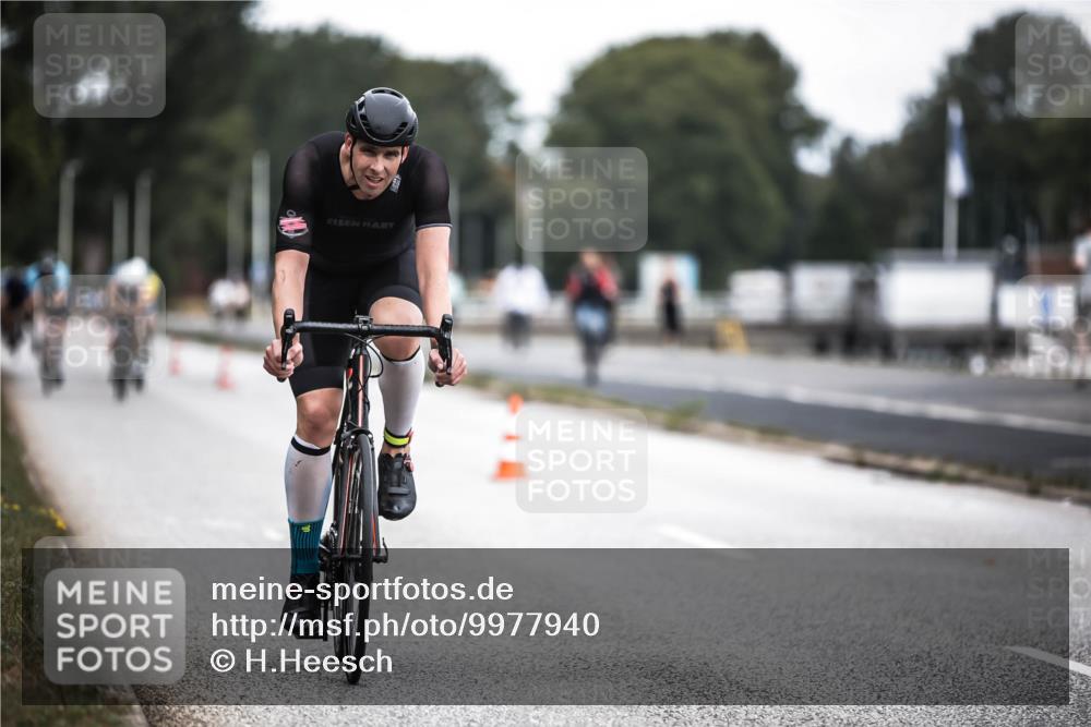 16.08.2026 - KN Förde Triathlon 2026 H.Heesch http://msf.ph/oto/9977940 16.08.2026 11:23:11 Radfahren 309, 386, 398, 399 meine-sportfotos.de