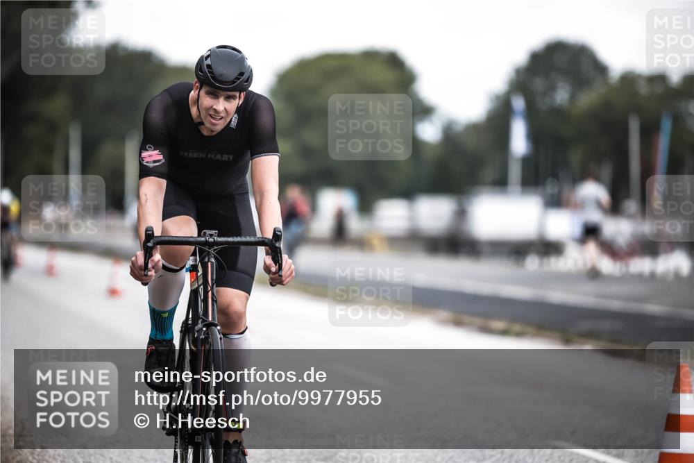 16.08.2026 - KN Förde Triathlon 2026 H.Heesch http://msf.ph/oto/9977955 16.08.2026 11:23:12 Radfahren 309, 386, 398, 403, 411 meine-sportfotos.de