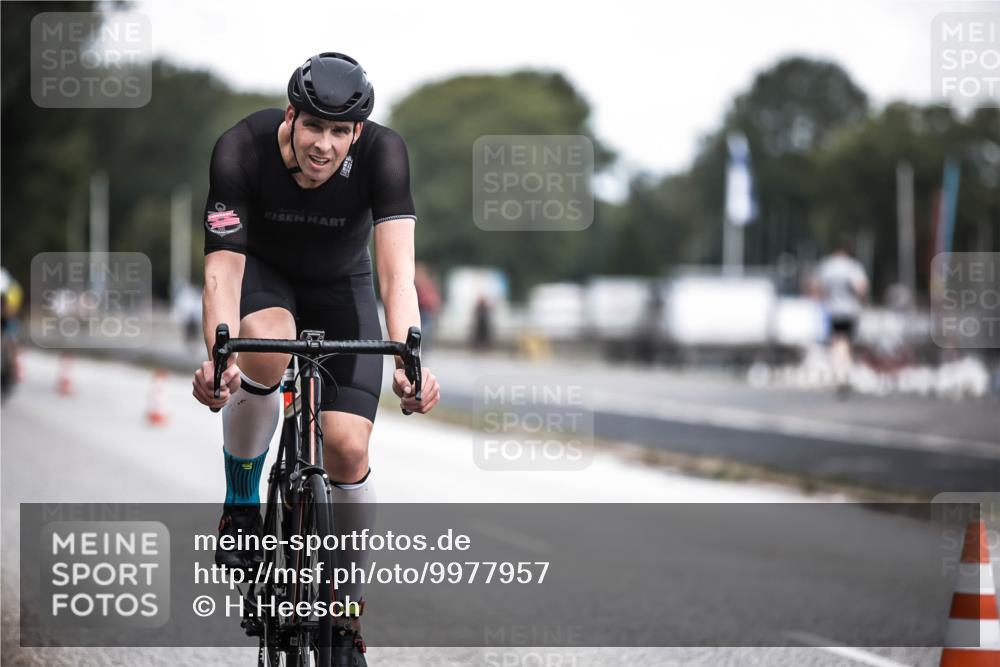 16.08.2026 - KN Förde Triathlon 2026 H.Heesch http://msf.ph/oto/9977957 16.08.2026 11:23:12 Radfahren 309, 386, 398, 403, 411 meine-sportfotos.de