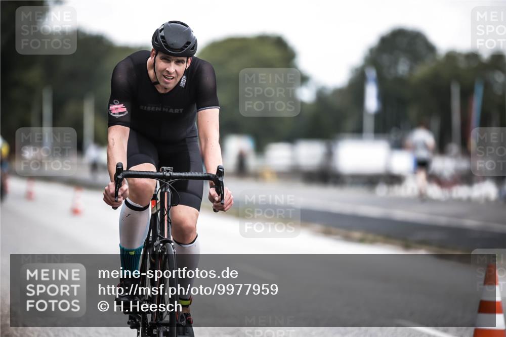 16.08.2026 - KN Förde Triathlon 2026 H.Heesch http://msf.ph/oto/9977959 16.08.2026 11:23:12 Radfahren 309, 386, 398, 403, 411 meine-sportfotos.de