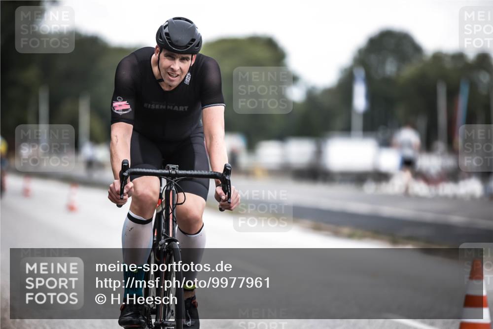 16.08.2026 - KN Förde Triathlon 2026 H.Heesch http://msf.ph/oto/9977961 16.08.2026 11:23:12 Radfahren 309, 386, 398, 403, 411 meine-sportfotos.de