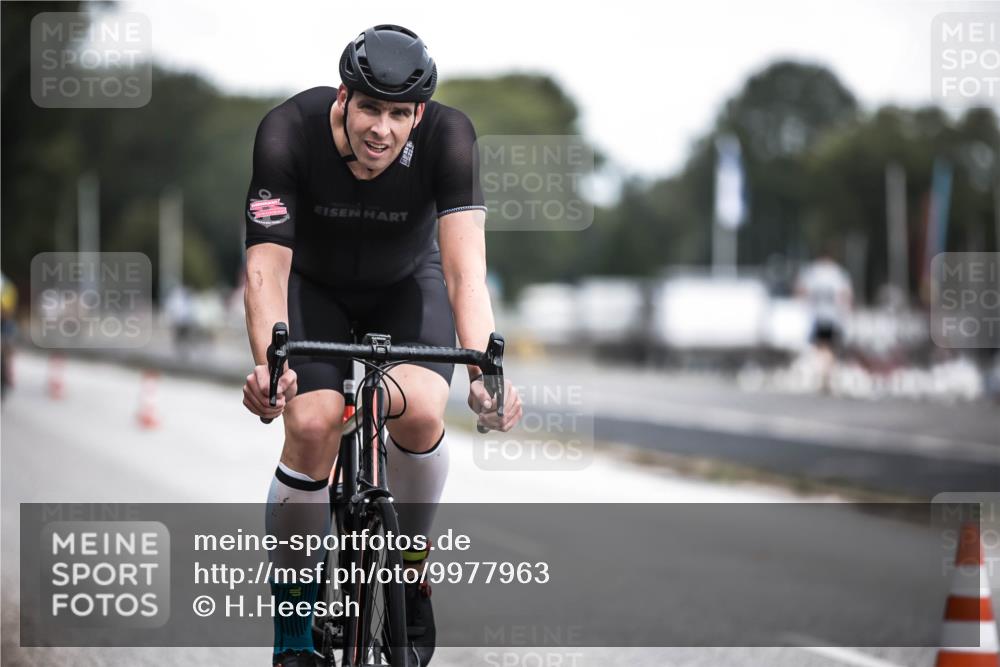 16.08.2026 - KN Förde Triathlon 2026 H.Heesch http://msf.ph/oto/9977963 16.08.2026 11:23:12 Radfahren 309, 386, 398, 403, 411 meine-sportfotos.de