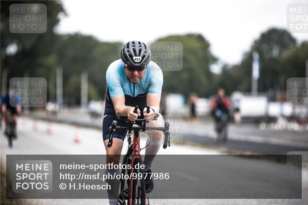 16.08.2026 - KN Förde Triathlon 2026 H.Heesch http://msf.ph/oto/9977986 16.08.2026 11:23:17 Radfahren 386, 403, 411, 430 meine-sportfotos.de