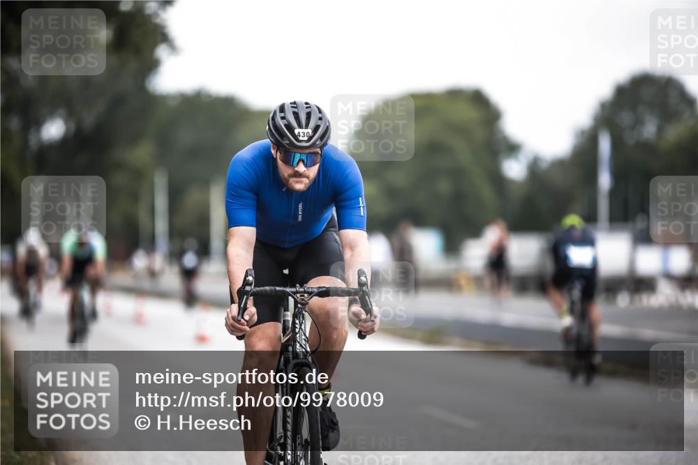 16.08.2026 - KN Förde Triathlon 2026 H.Heesch http://msf.ph/oto/9978009 16.08.2026 11:23:21 Radfahren 370, 379, 430 meine-sportfotos.de