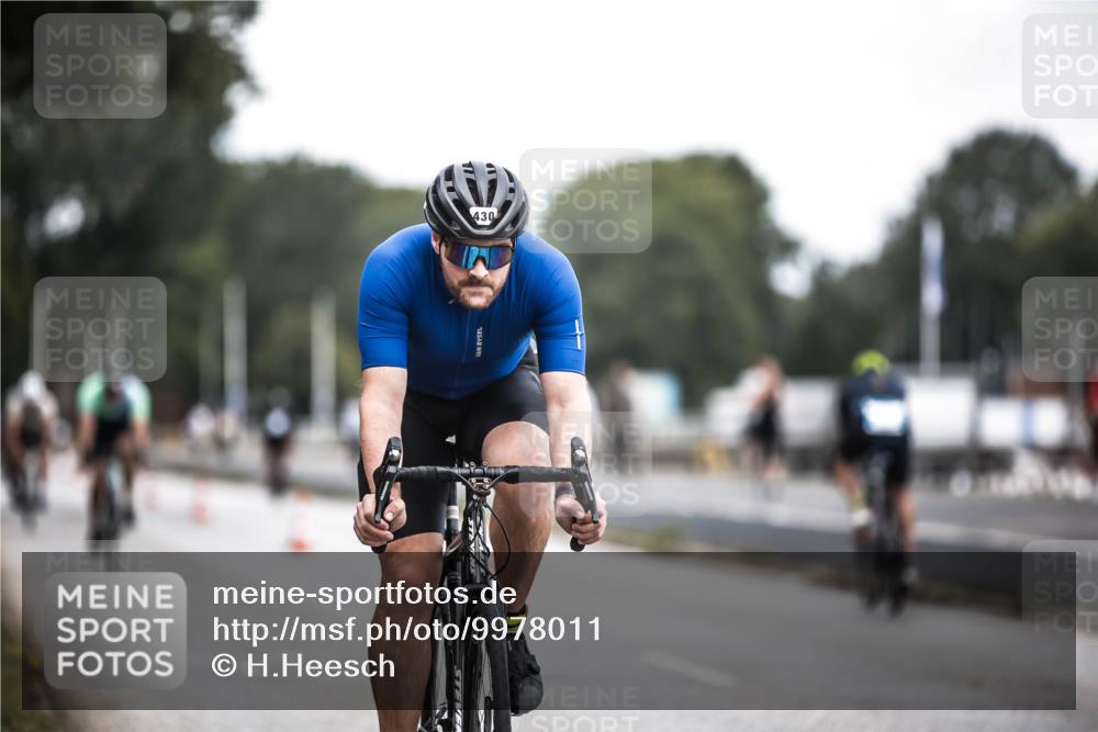 16.08.2026 - KN Förde Triathlon 2026 H.Heesch http://msf.ph/oto/9978011 16.08.2026 11:23:21 Radfahren 370, 379, 430 meine-sportfotos.de