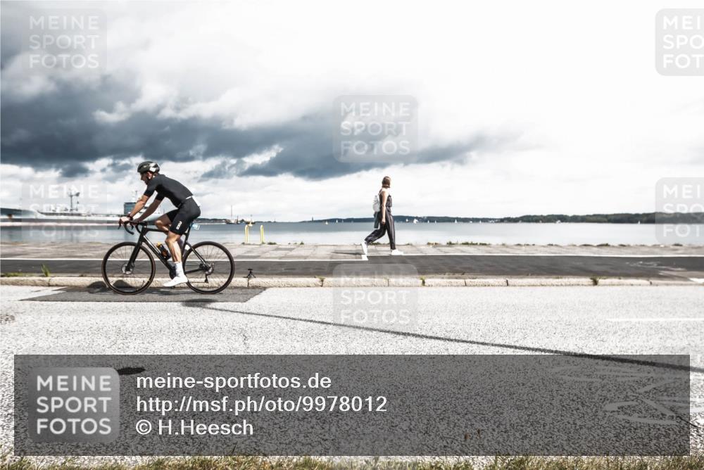 16.08.2026 - KN Förde Triathlon 2026 H.Heesch http://msf.ph/oto/9978012 16.08.2026 12:53:54 Radfahren 557, 573 meine-sportfotos.de