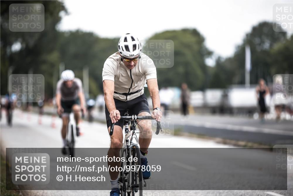 16.08.2026 - KN Förde Triathlon 2026 H.Heesch http://msf.ph/oto/9978059 16.08.2026 11:23:26 Radfahren 316, 370, 379, 395 meine-sportfotos.de