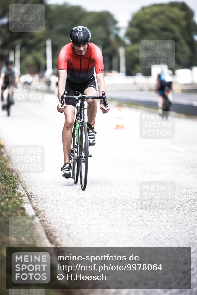 16.08.2026 - KN Förde Triathlon 2026 H.Heesch http://msf.ph/oto/9978064 16.08.2026 11:30:37 Radfahren 425, 428, 430, 438 meine-sportfotos.de