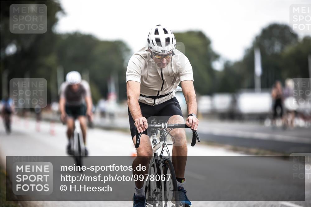 16.08.2026 - KN Förde Triathlon 2026 H.Heesch http://msf.ph/oto/9978067 16.08.2026 11:23:27 Radfahren 316, 370, 379, 395 meine-sportfotos.de