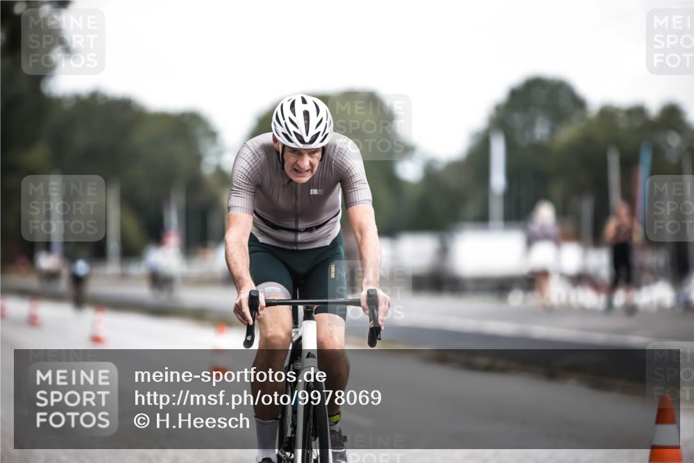 16.08.2026 - KN Förde Triathlon 2026 H.Heesch http://msf.ph/oto/9978069 16.08.2026 11:23:28 Radfahren 316, 370, 395 meine-sportfotos.de
