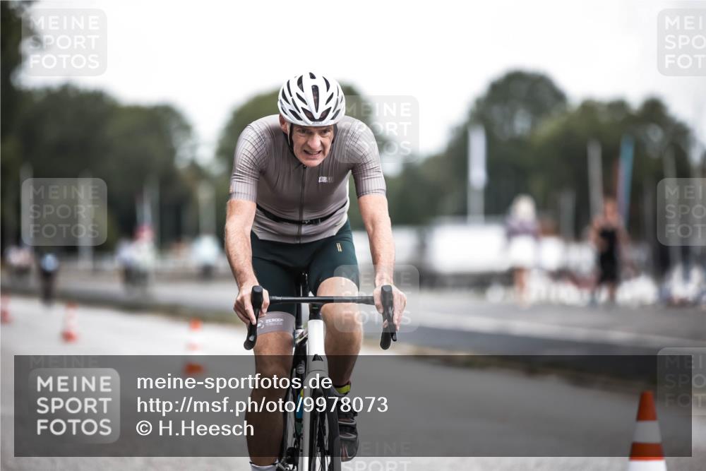 16.08.2026 - KN Förde Triathlon 2026 H.Heesch http://msf.ph/oto/9978073 16.08.2026 11:23:28 Radfahren 316, 370, 395 meine-sportfotos.de