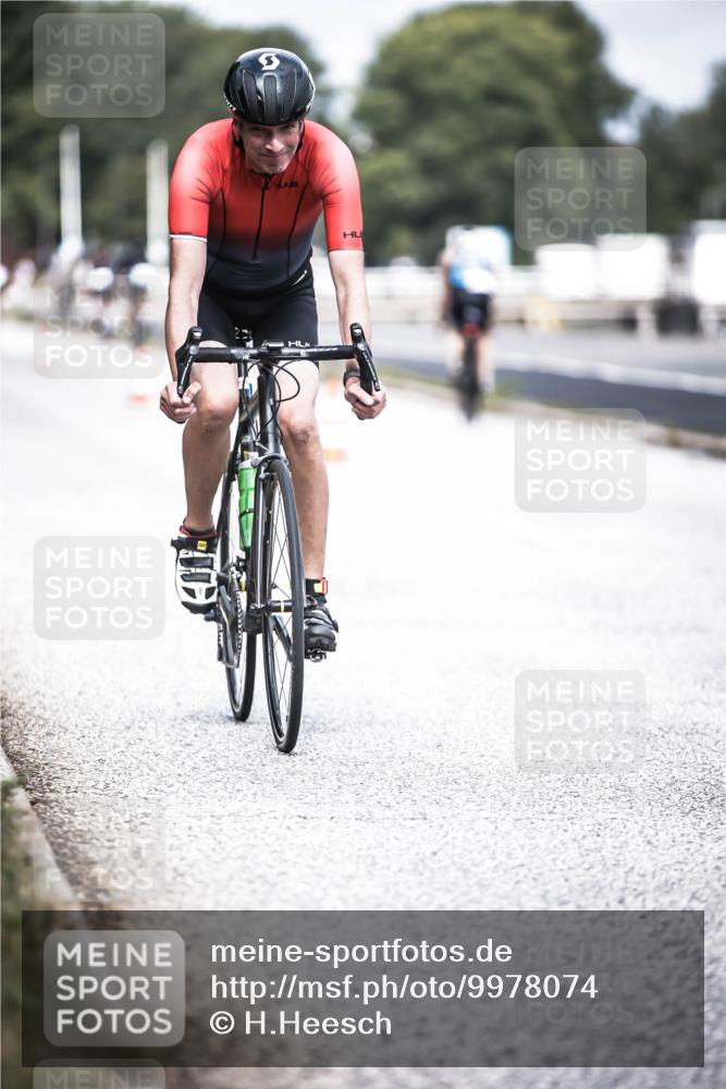 16.08.2026 - KN Förde Triathlon 2026 H.Heesch http://msf.ph/oto/9978074 16.08.2026 11:30:37 Radfahren 425, 428, 430, 438 meine-sportfotos.de