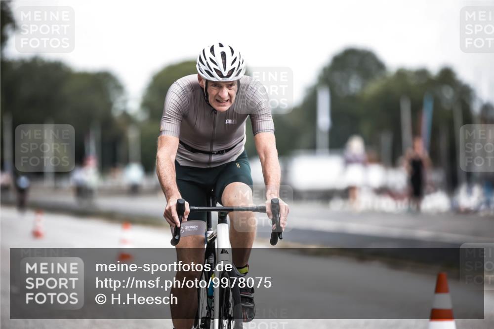 16.08.2026 - KN Förde Triathlon 2026 H.Heesch http://msf.ph/oto/9978075 16.08.2026 11:23:28 Radfahren 316, 370, 395 meine-sportfotos.de