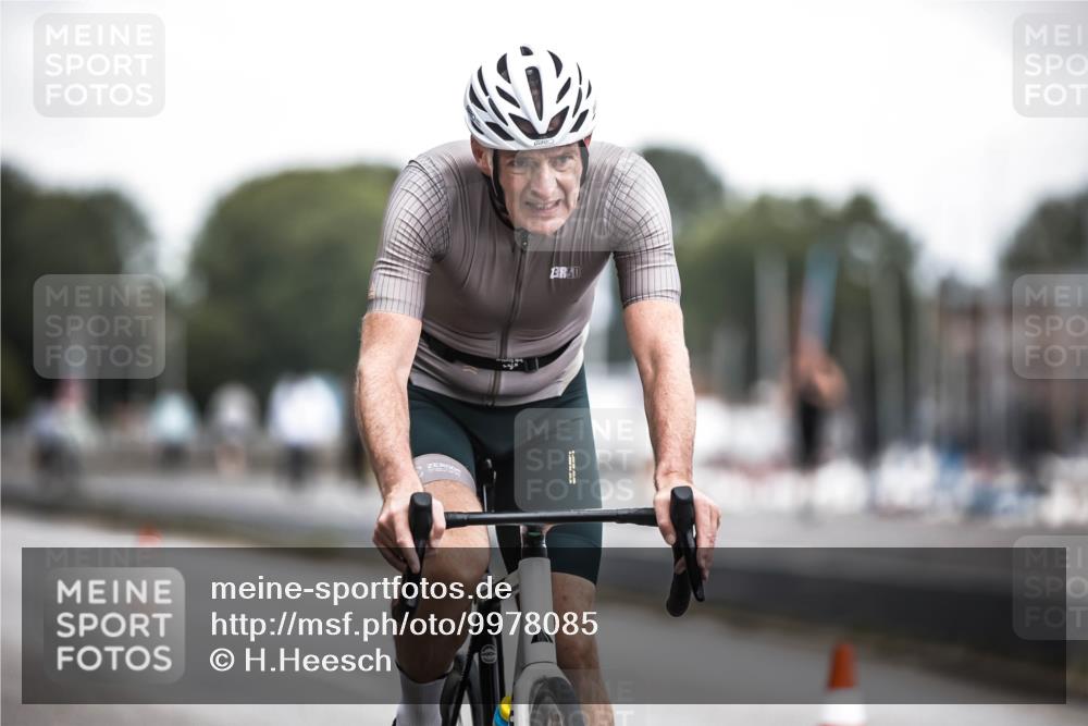 16.08.2026 - KN Förde Triathlon 2026 H.Heesch http://msf.ph/oto/9978085 16.08.2026 11:23:29 Radfahren 316, 370, 395 meine-sportfotos.de