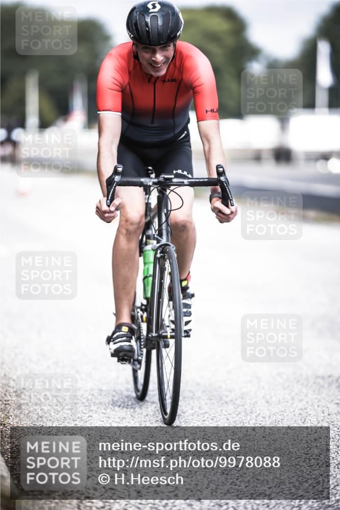 16.08.2026 - KN Förde Triathlon 2026 H.Heesch http://msf.ph/oto/9978088 16.08.2026 11:30:37 Radfahren 425, 428, 430, 438 meine-sportfotos.de