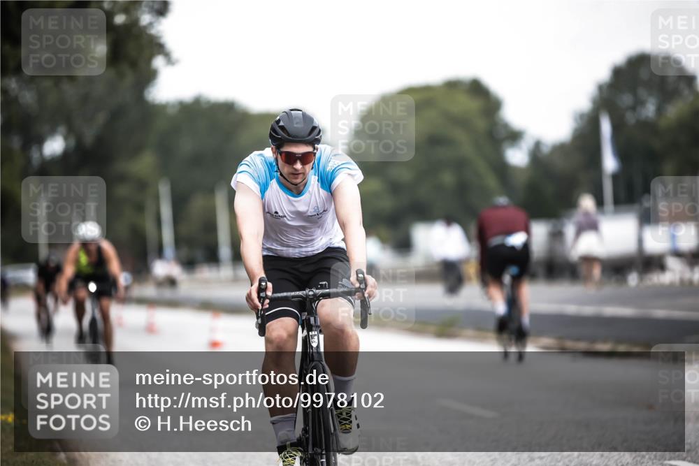 16.08.2026 - KN Förde Triathlon 2026 H.Heesch http://msf.ph/oto/9978102 16.08.2026 11:23:34 Radfahren 320, 364, 410 meine-sportfotos.de