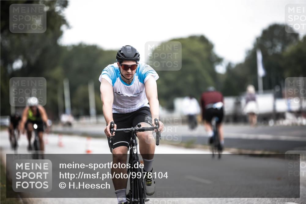 16.08.2026 - KN Förde Triathlon 2026 H.Heesch http://msf.ph/oto/9978104 16.08.2026 11:23:34 Radfahren 320, 364, 410 meine-sportfotos.de