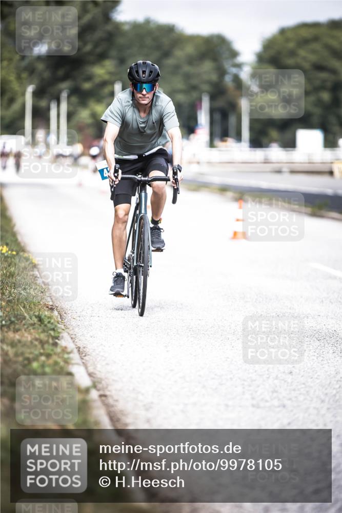 16.08.2026 - KN Förde Triathlon 2026 H.Heesch http://msf.ph/oto/9978105 16.08.2026 11:30:41 Radfahren 386, 411, 425, 428, 430, 438 meine-sportfotos.de