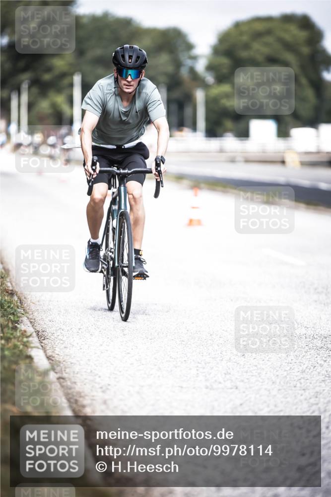 16.08.2026 - KN Förde Triathlon 2026 H.Heesch http://msf.ph/oto/9978114 16.08.2026 11:30:41 Radfahren 386, 411, 425, 428, 430, 438 meine-sportfotos.de