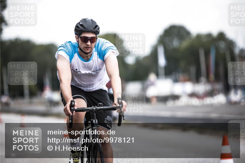 16.08.2026 - KN Förde Triathlon 2026 H.Heesch http://msf.ph/oto/9978121 16.08.2026 11:23:34 Radfahren 320, 364, 410 meine-sportfotos.de