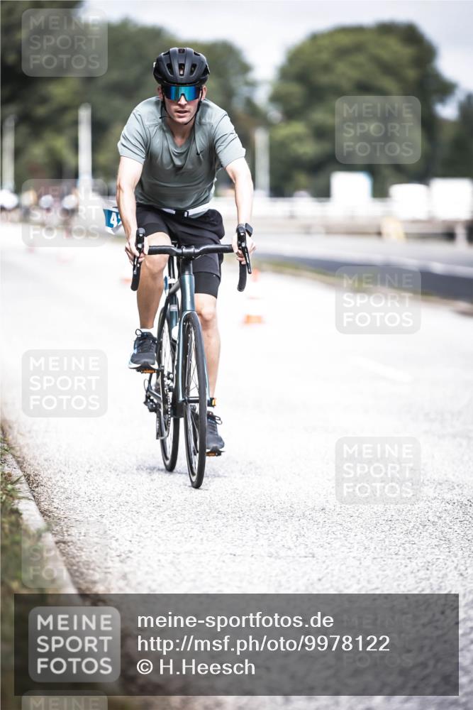 16.08.2026 - KN Förde Triathlon 2026 H.Heesch http://msf.ph/oto/9978122 16.08.2026 11:30:41 Radfahren 386, 411, 425, 428, 430, 438 meine-sportfotos.de