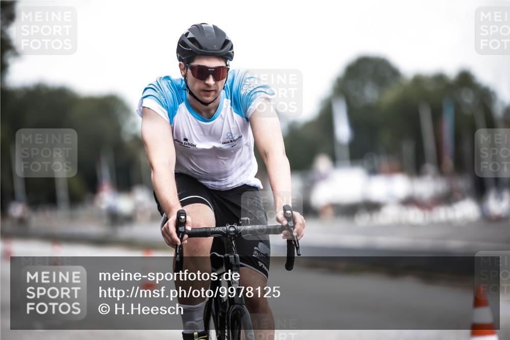 16.08.2026 - KN Förde Triathlon 2026 H.Heesch http://msf.ph/oto/9978125 16.08.2026 11:23:34 Radfahren 320, 364, 410 meine-sportfotos.de