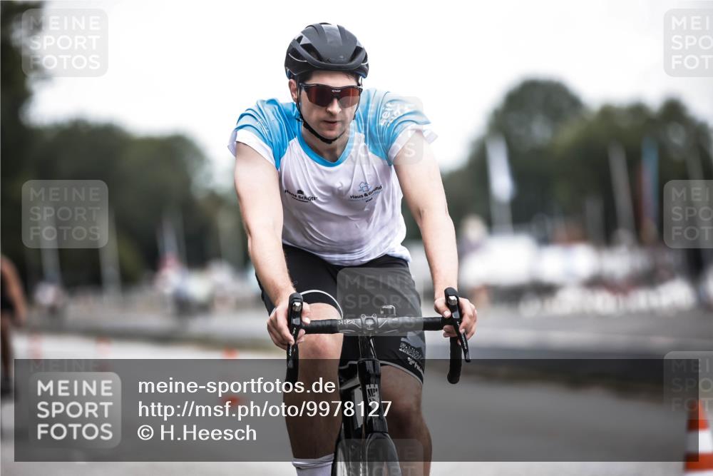 16.08.2026 - KN Förde Triathlon 2026 H.Heesch http://msf.ph/oto/9978127 16.08.2026 11:23:34 Radfahren 320, 364, 410 meine-sportfotos.de