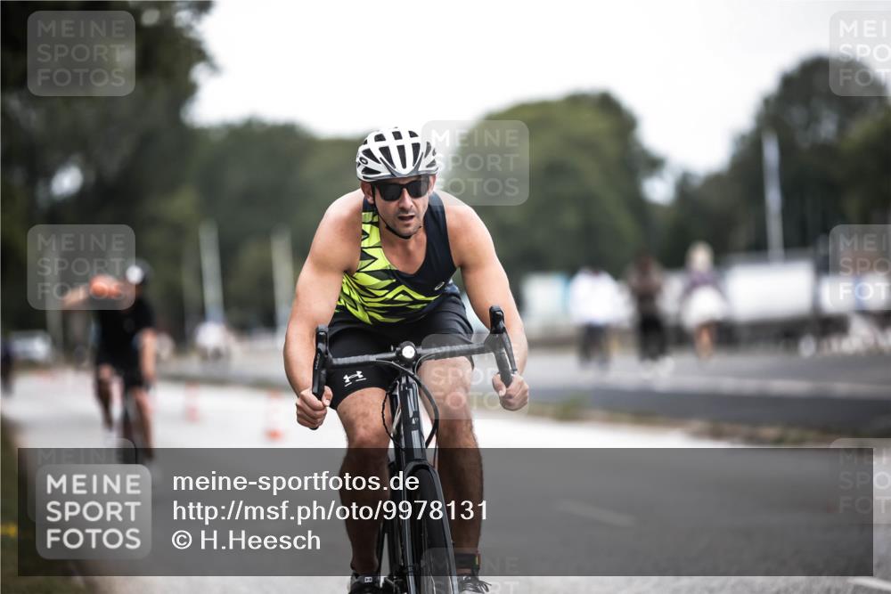 16.08.2026 - KN Förde Triathlon 2026 H.Heesch http://msf.ph/oto/9978131 16.08.2026 11:23:37 Radfahren 320, 364, 410, 421 meine-sportfotos.de
