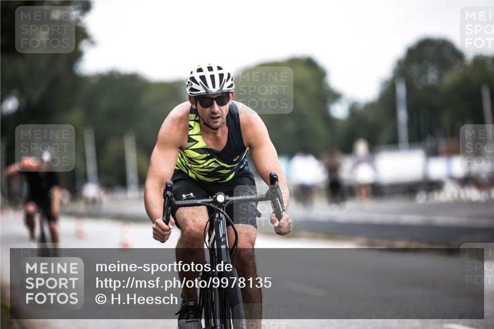 16.08.2026 - KN Förde Triathlon 2026 H.Heesch http://msf.ph/oto/9978135 16.08.2026 11:23:37 Radfahren 320, 364, 410, 421 meine-sportfotos.de