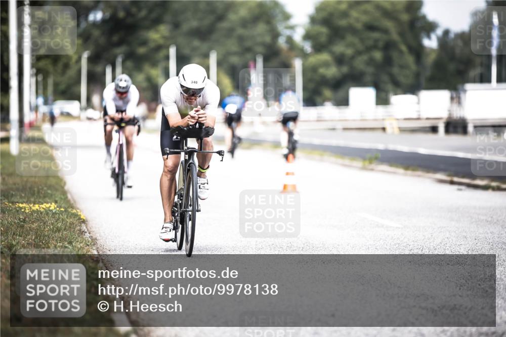 16.08.2026 - KN Förde Triathlon 2026 H.Heesch http://msf.ph/oto/9978138 16.08.2026 11:30:49 Radfahren 353, 411 meine-sportfotos.de