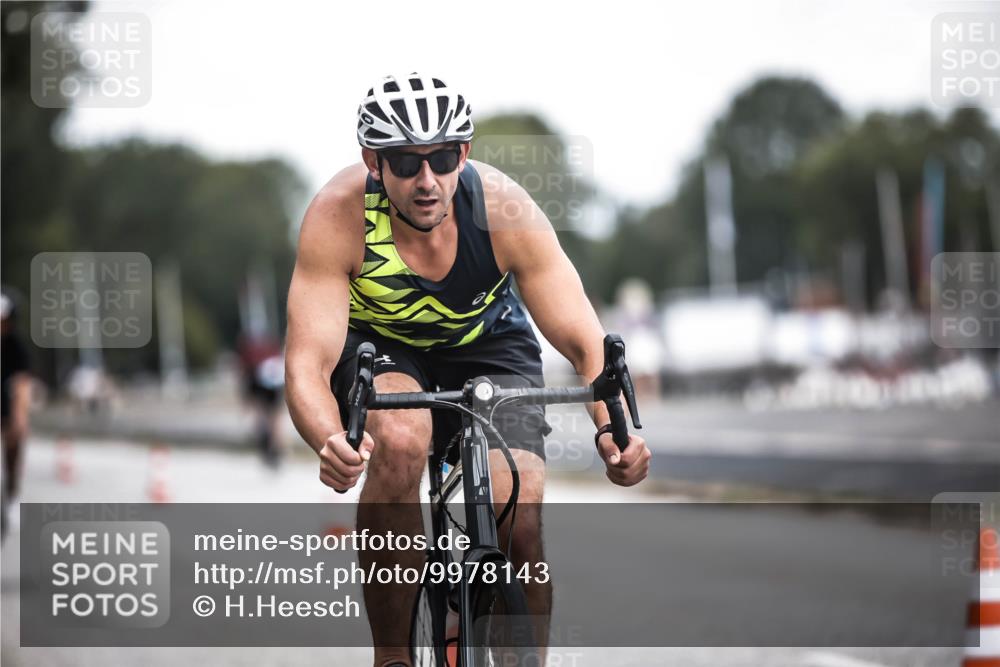 16.08.2026 - KN Förde Triathlon 2026 H.Heesch http://msf.ph/oto/9978143 16.08.2026 11:23:37 Radfahren 320, 364, 410, 421 meine-sportfotos.de