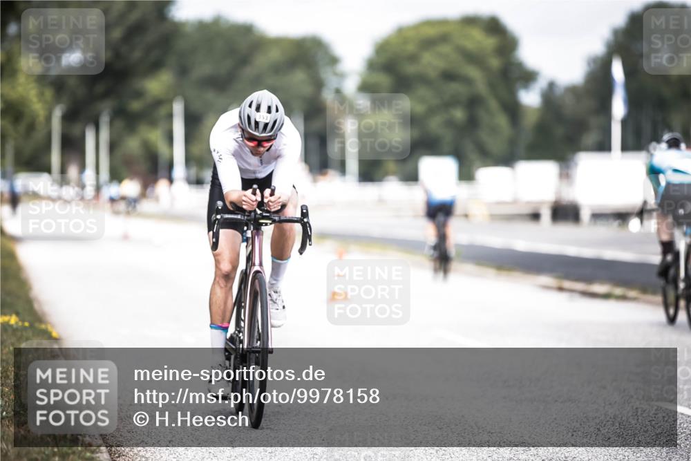 16.08.2026 - KN Förde Triathlon 2026 H.Heesch http://msf.ph/oto/9978158 16.08.2026 11:30:51 Radfahren 353 meine-sportfotos.de