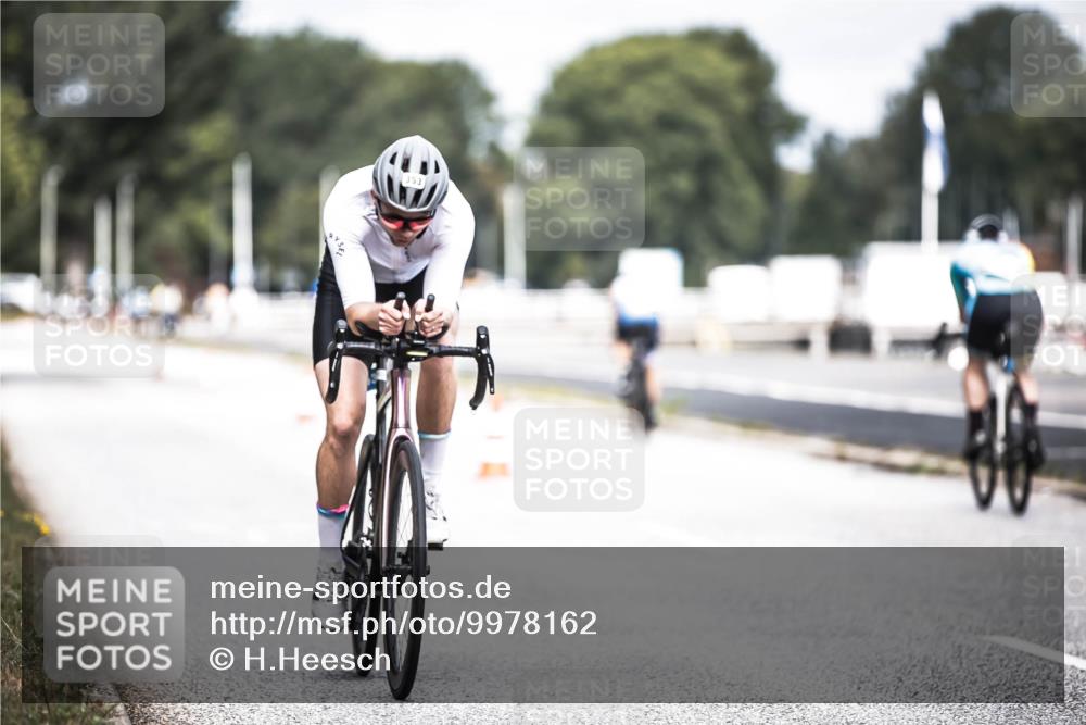 16.08.2026 - KN Förde Triathlon 2026 H.Heesch http://msf.ph/oto/9978162 16.08.2026 11:30:51 Radfahren 353 meine-sportfotos.de