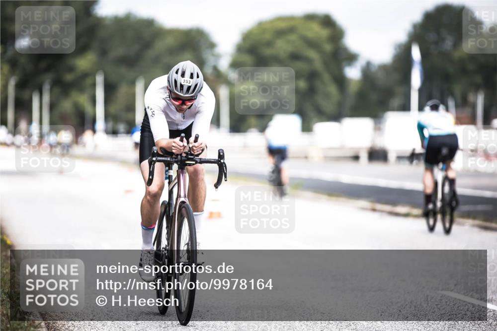 16.08.2026 - KN Förde Triathlon 2026 H.Heesch http://msf.ph/oto/9978164 16.08.2026 11:30:51 Radfahren 353 meine-sportfotos.de