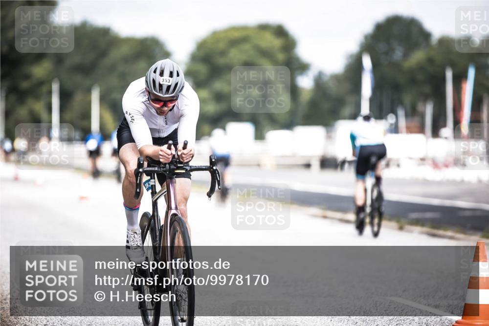 16.08.2026 - KN Förde Triathlon 2026 H.Heesch http://msf.ph/oto/9978170 16.08.2026 11:30:51 Radfahren 353 meine-sportfotos.de