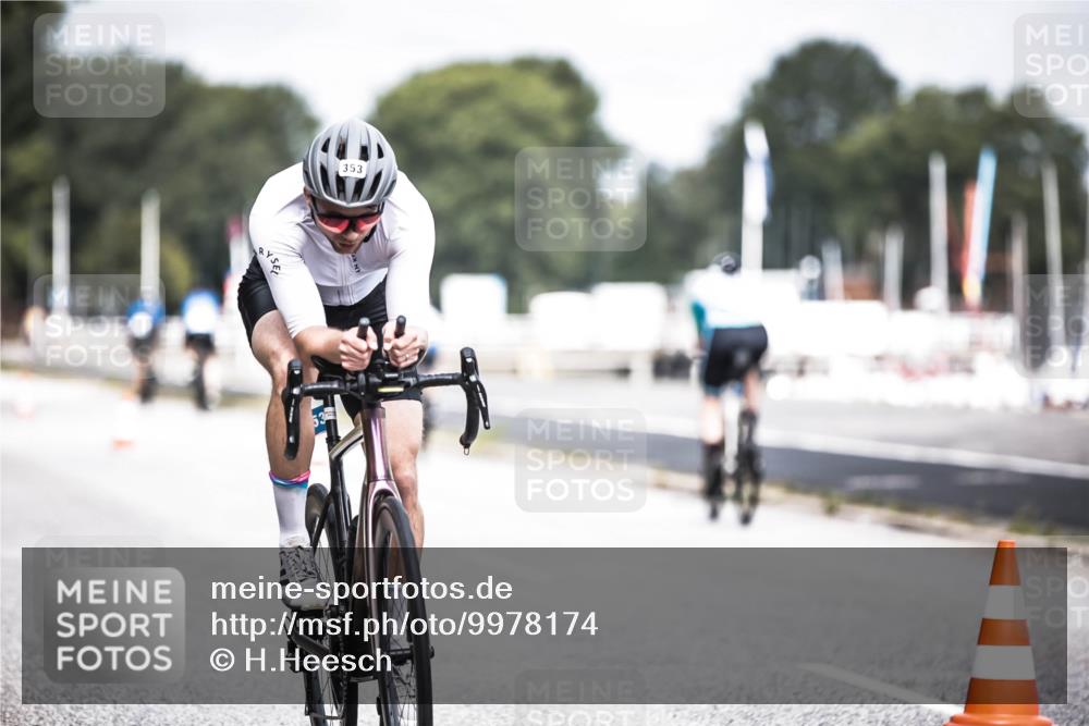 16.08.2026 - KN Förde Triathlon 2026 H.Heesch http://msf.ph/oto/9978174 16.08.2026 11:30:52 Radfahren 353 meine-sportfotos.de