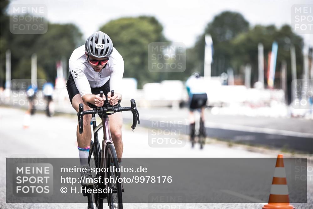 16.08.2026 - KN Förde Triathlon 2026 H.Heesch http://msf.ph/oto/9978176 16.08.2026 11:30:52 Radfahren 353 meine-sportfotos.de