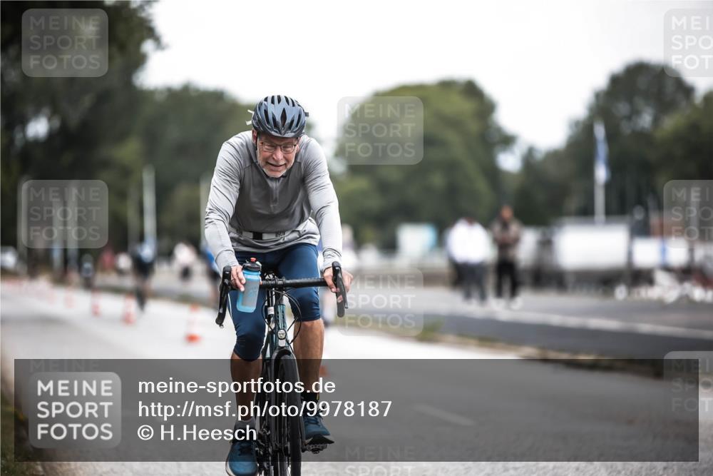 16.08.2026 - KN Förde Triathlon 2026 H.Heesch http://msf.ph/oto/9978187 16.08.2026 11:24:03 Radfahren 308, 330, 350, 394 meine-sportfotos.de
