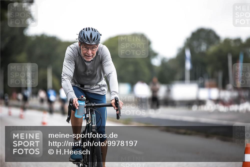 16.08.2026 - KN Förde Triathlon 2026 H.Heesch http://msf.ph/oto/9978197 16.08.2026 11:24:03 Radfahren 308, 330, 350, 394 meine-sportfotos.de